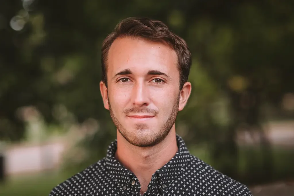 Porträttbild på Allakandos marknadschef Erik Schuss.