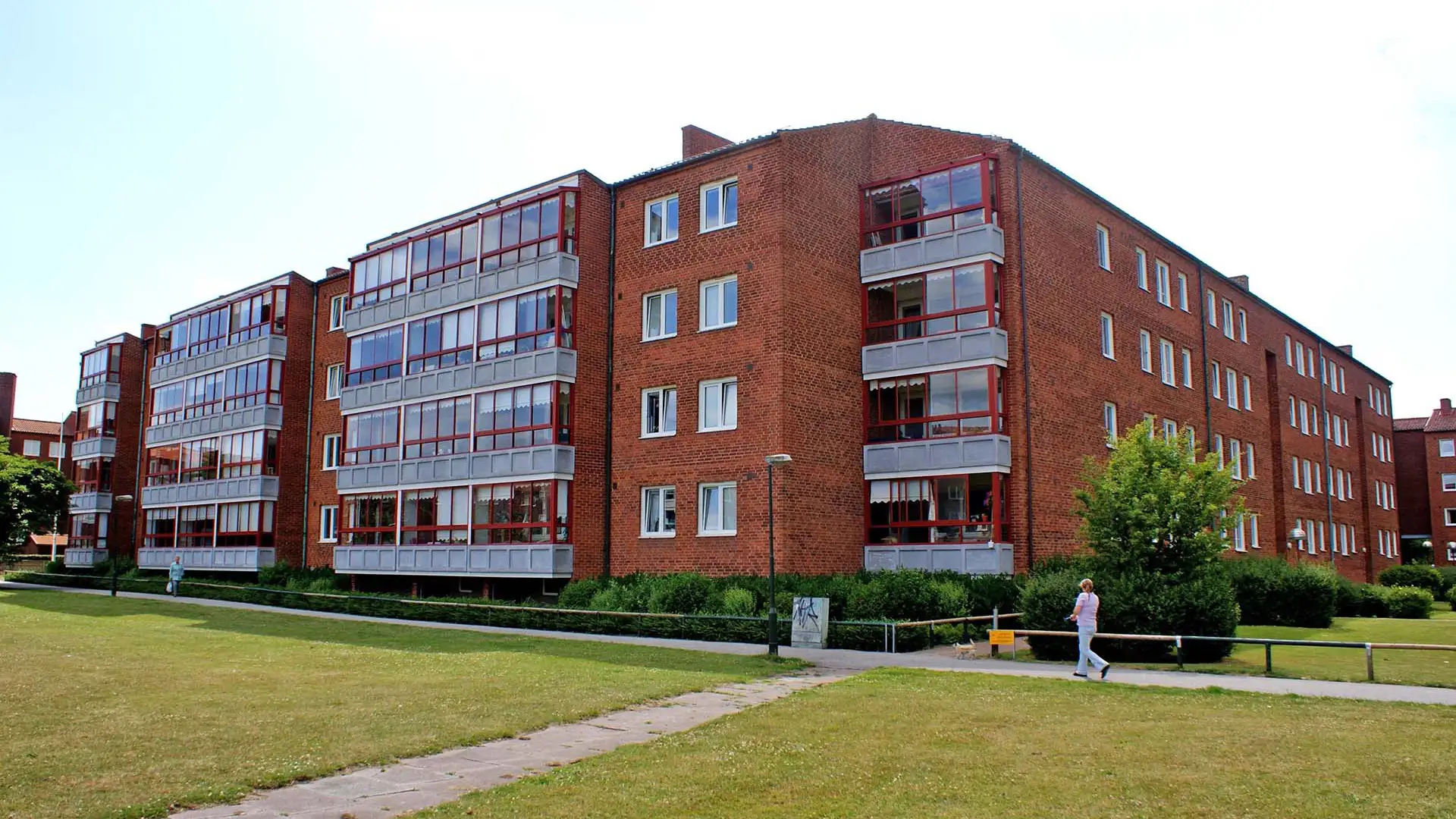 Flerbostadshus i rött tegel i centrala Malmö som tillhör BRF Godheten.